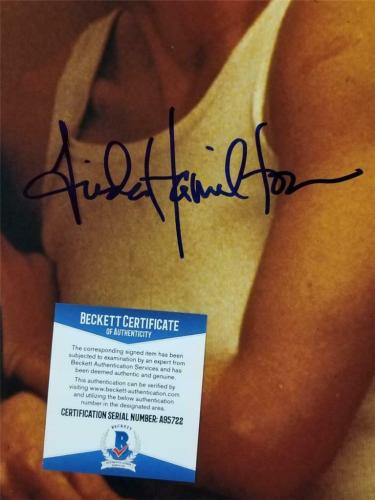 Linda Hamilton signed Terminator 16x20 Photo Autograph (B) ~ Beckett BAS COA