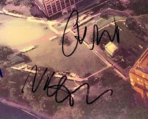 Foo Fighters signed Album sonic highways david grohl taylor hawkins beckett loa