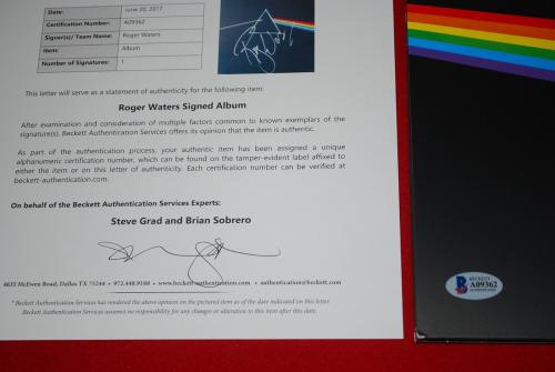 ROGER WATERS pink floyd signed DARK SIDE OF THE MOON LP album Beckett COA LOA