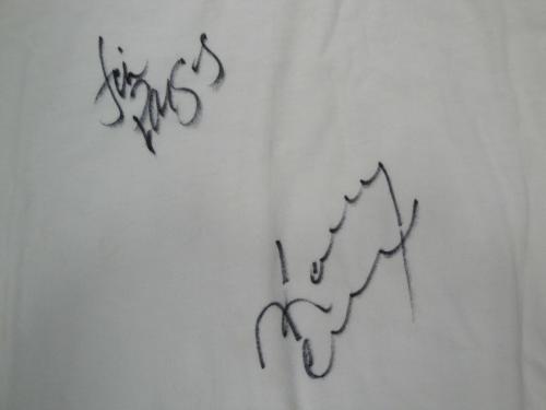 The Big Bang Theory Hand Signed Kaley Cuoco Jim Parsons Mondo T-Shirt JSA V40252