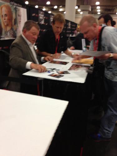 William Shatner Star Trek Signed Autographed Color 8x10 Photo Psa Dna Aa33700