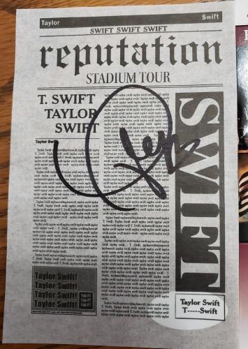Taylor Swift Reputation Tour authentic Confetti signed JSA COA AND CARD