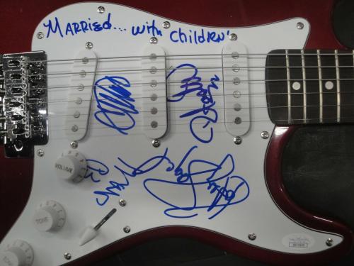 Married With Childen Cast Signed Auto Guitar Ed O'Neill Applegate +2 JSA DD73575