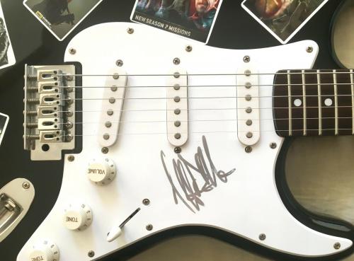 Jeffrey Dean Morgan autograph auto Negan Walking Dead Fender electric guitar JSA
