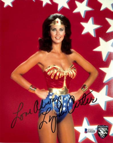 Wonder Woman Memorabilia Autographed Pictures Authentic Signed Props