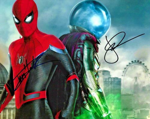 Jake Gyllenhaal & Tom Holland Spiderman Marvel Signed Auto 8x10 Photo DG COA #1