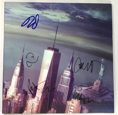 Foo Fighters signed Album group sonic highways grohl taylor hawkins beckett loa