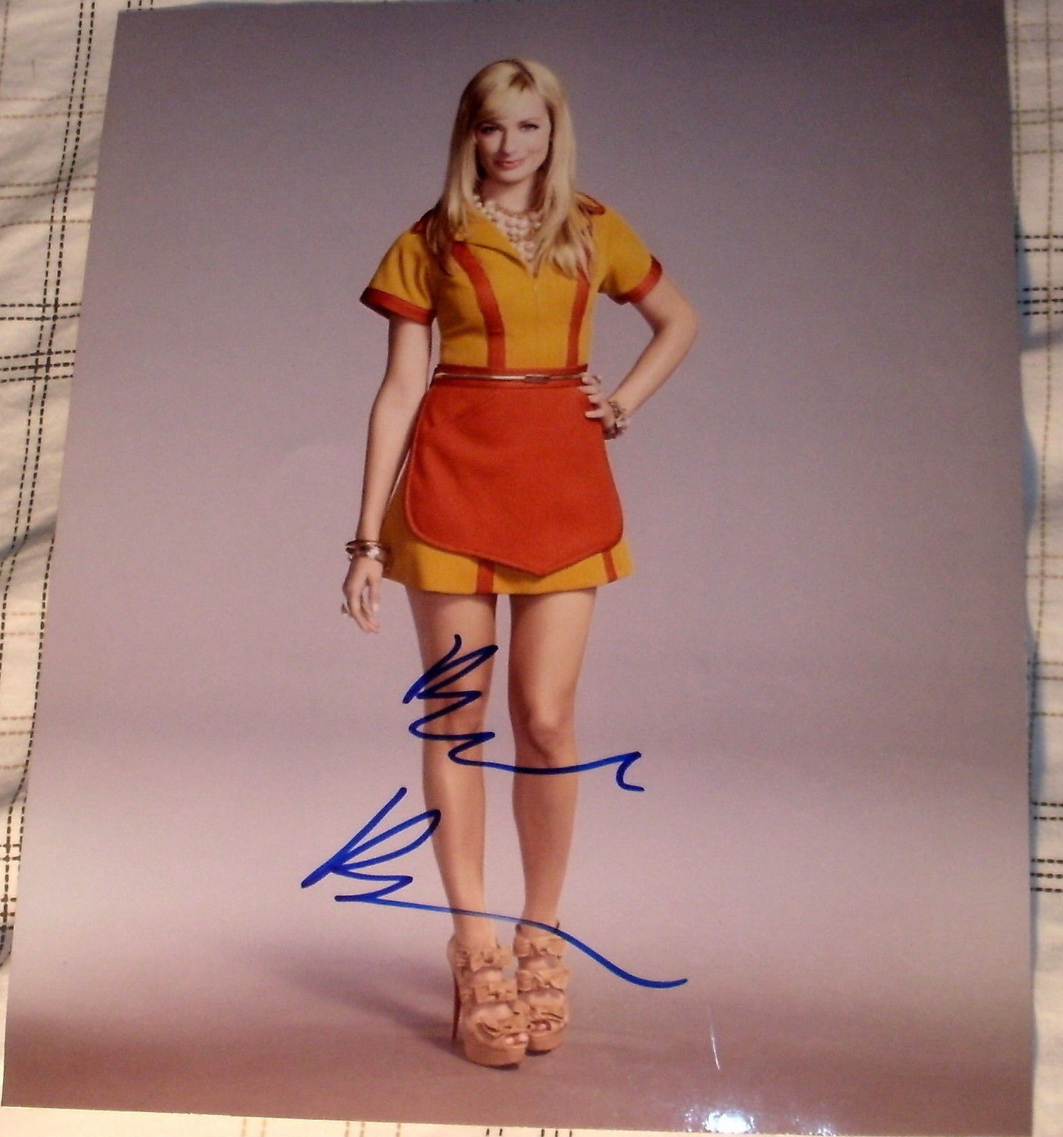 Beth Behrs Signed 2017 Total Me-Tox Hardcover Book 1st Ed 2 Broke Girls.