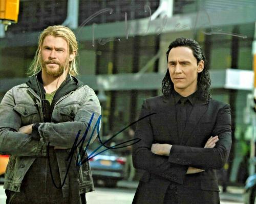 Tom Hiddleston Chris Hemsworth Loki Thor Dual Signed Auto 8x10 Photo DG COA (B)