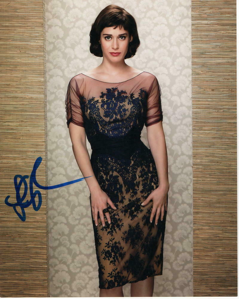 Lizzy Caplan Signed Autograph 8x10 Photo Freaks And Geeks Mean Girls