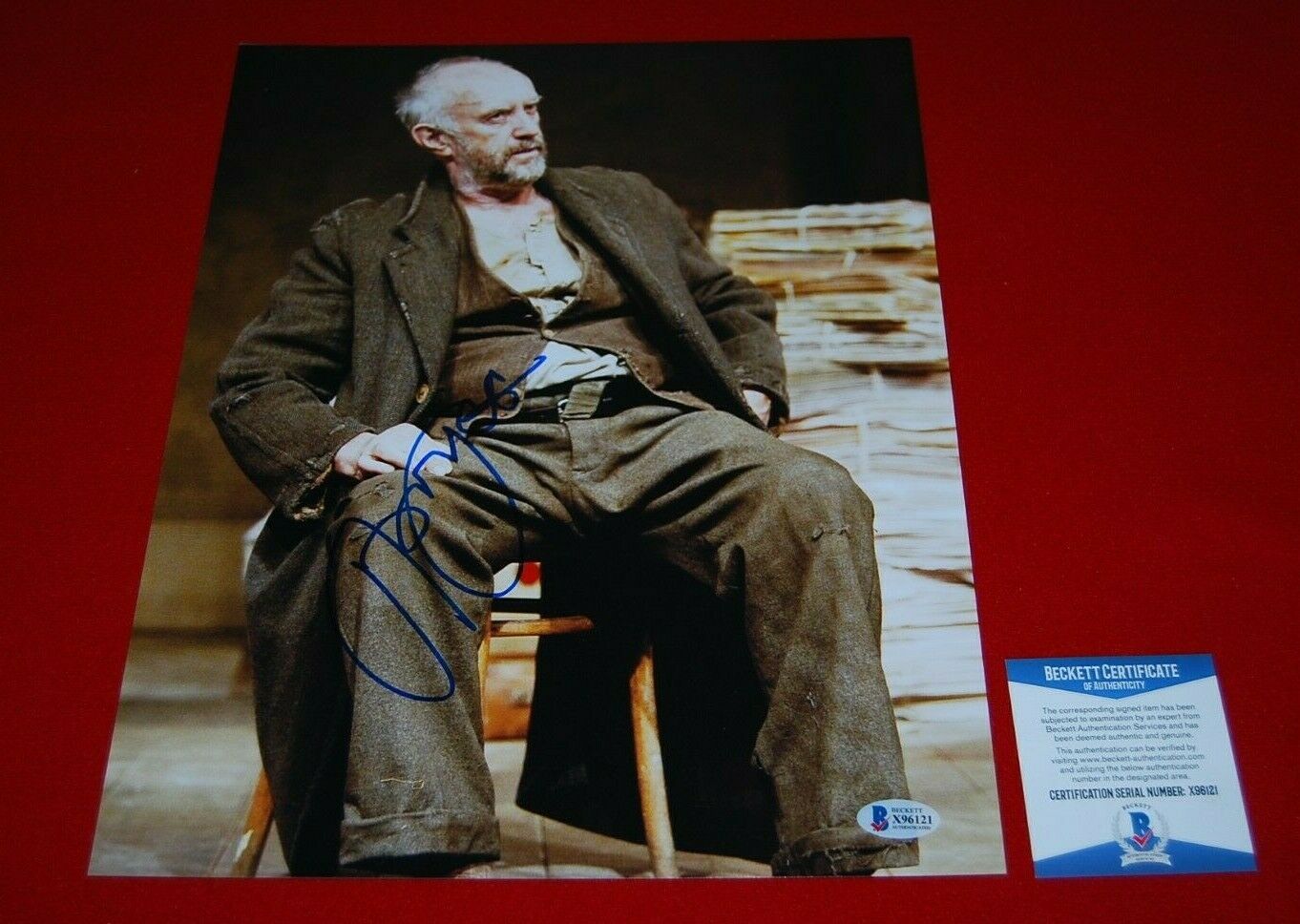 Jonathan Pryce Pirates Of Carribean Tomorrow Never Dies Signed 11x14 Beckett Coa