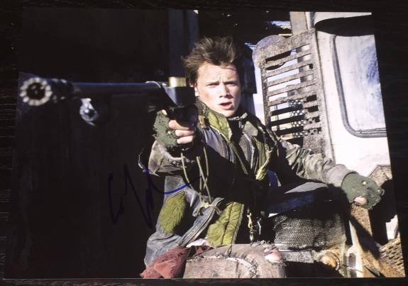 Anton Yelchin Signed Autograph "terminator Salvation" Big Gun 8x10 Photo Coa