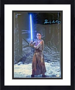 Daisy Ridley Signed Star Wars Lightsaber 16x20 Photo Beckett Witnessed COA