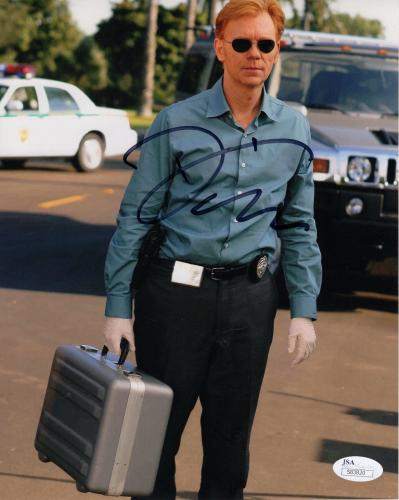 DAVID CARUSO HAND SIGNED 8x10 PHOTO         AWESOME POSE FROM CSI MIAMI      JSA