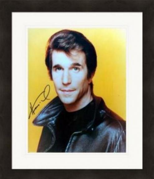 Henry Winkler autographed 8x10 Photo (Happy Days The Fonze) Image #SC5 Matted & Framed