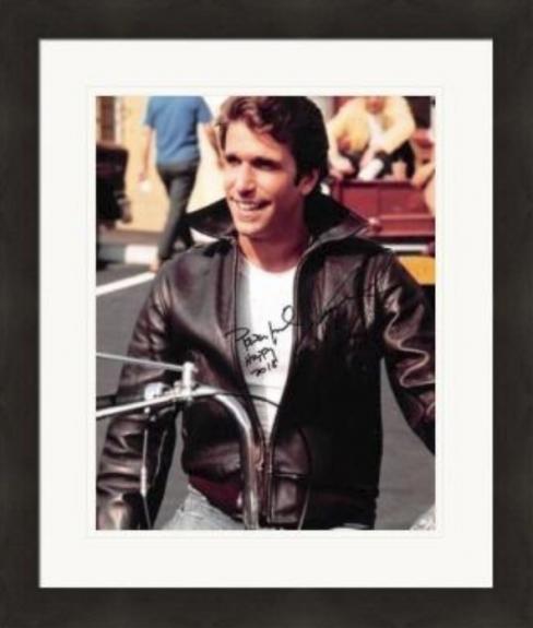 Henry Winkler autographed 8x10 Photo (The Fonze Happy Days) #SC9 Matted & Framed