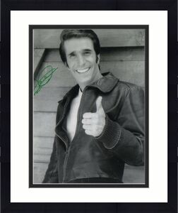 HENRY WINKLER HAND SIGNED 8x10 PHOTO+COA        HAPPY DAYS THE FONZ      TO DAVE