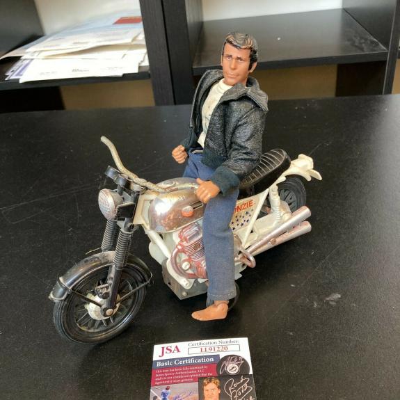 Henry Winkler Signed 1976 Happy Days Fonzie Action Figure With Motorcycle