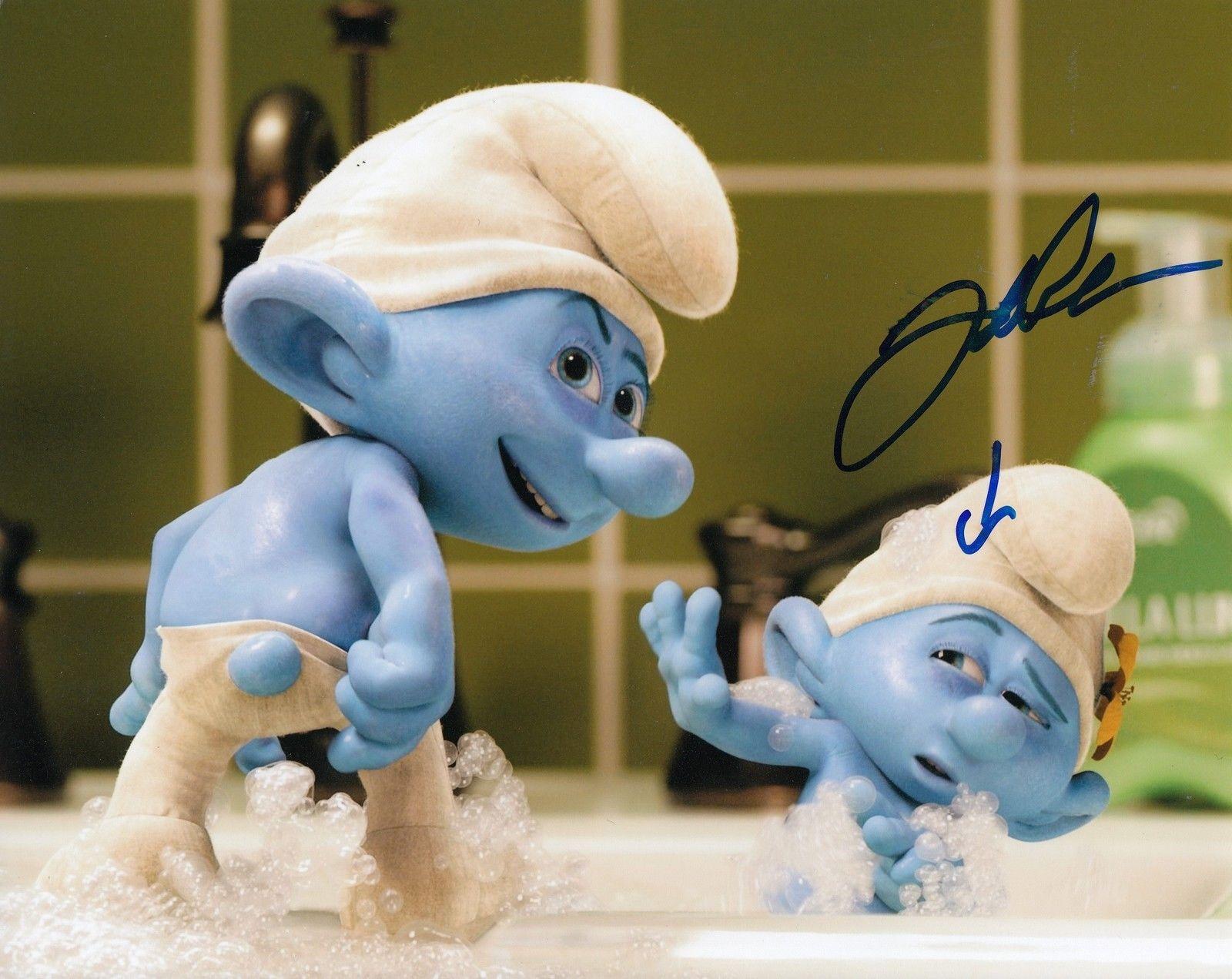 Смурфики фото. The Smurfs 2. Смурфы 2д. Смурфики 2м. Смурфики Грейс.