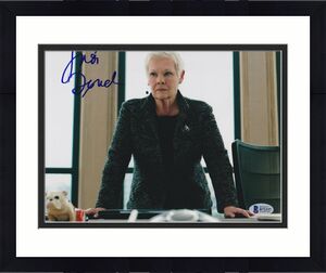 Judi Dench Signed 8x10 Photo James Bond Skyfall Beckett Bas Autograph Auto B