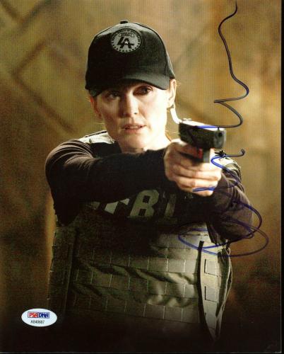 Julianne Moore Hannibal Signed 8X10 Photo Autographed PSA/DNA #AB40687