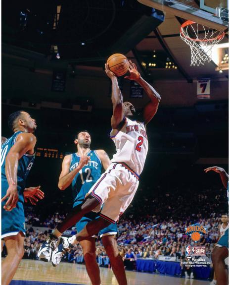 Larry Johnson New York Knicks Unsigned Layup vs. Charlotte Hornets Photograph