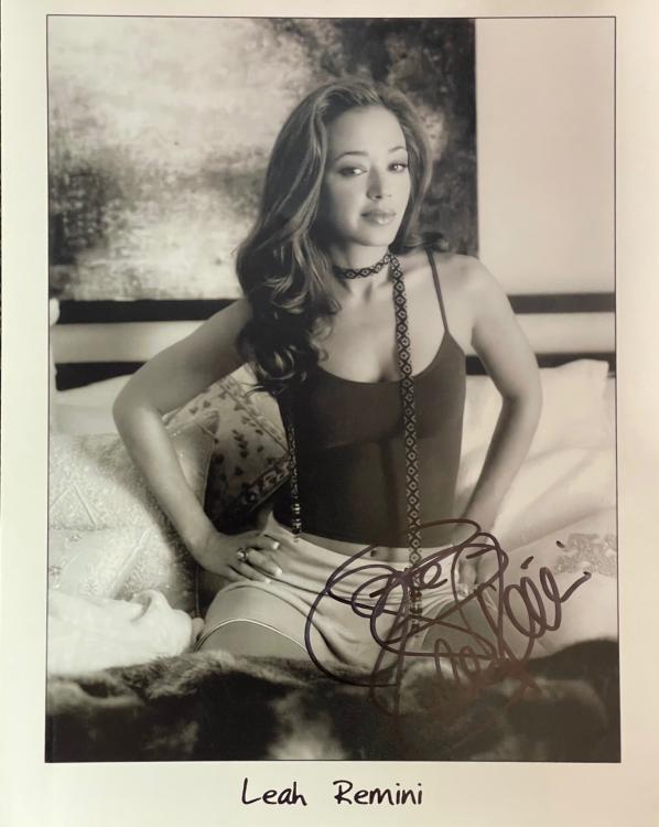 Leah Remini King of Queens signed 8x10 photo autographed 5 