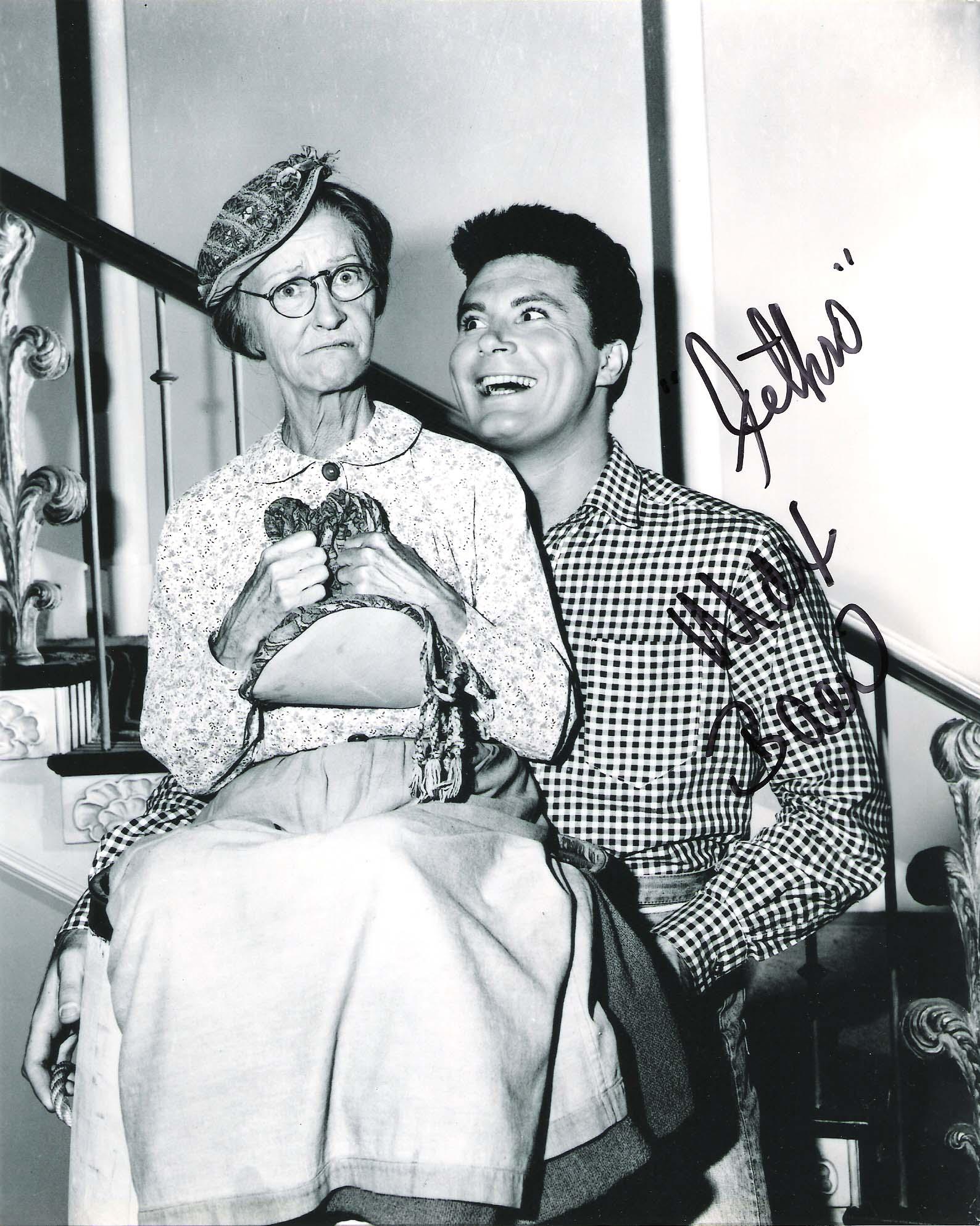 Tv Series Great MAX BAER Signed Series 8x10 Photograph