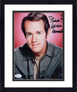 MIKE FARRELL HAND SIGNED 8x10 COLOR PHOTO       BJ HONEYCUTT FROM MASH      JSA