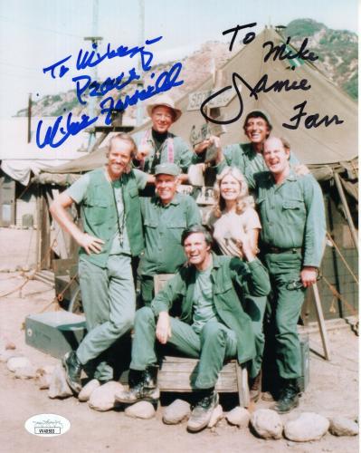 MIKE FARRELL+JAMIE FARR HAND SIGNED 8x10 COLOR PHOTO     MASH     TO MIKE    JSA