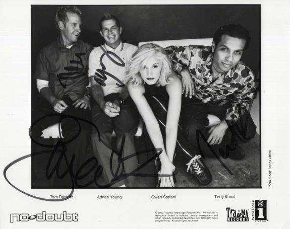 NO DOUBT HAND SIGNED 8x10 GROUP PHOTO+COA        SIGNED BY ALL      GWEN STEFANI