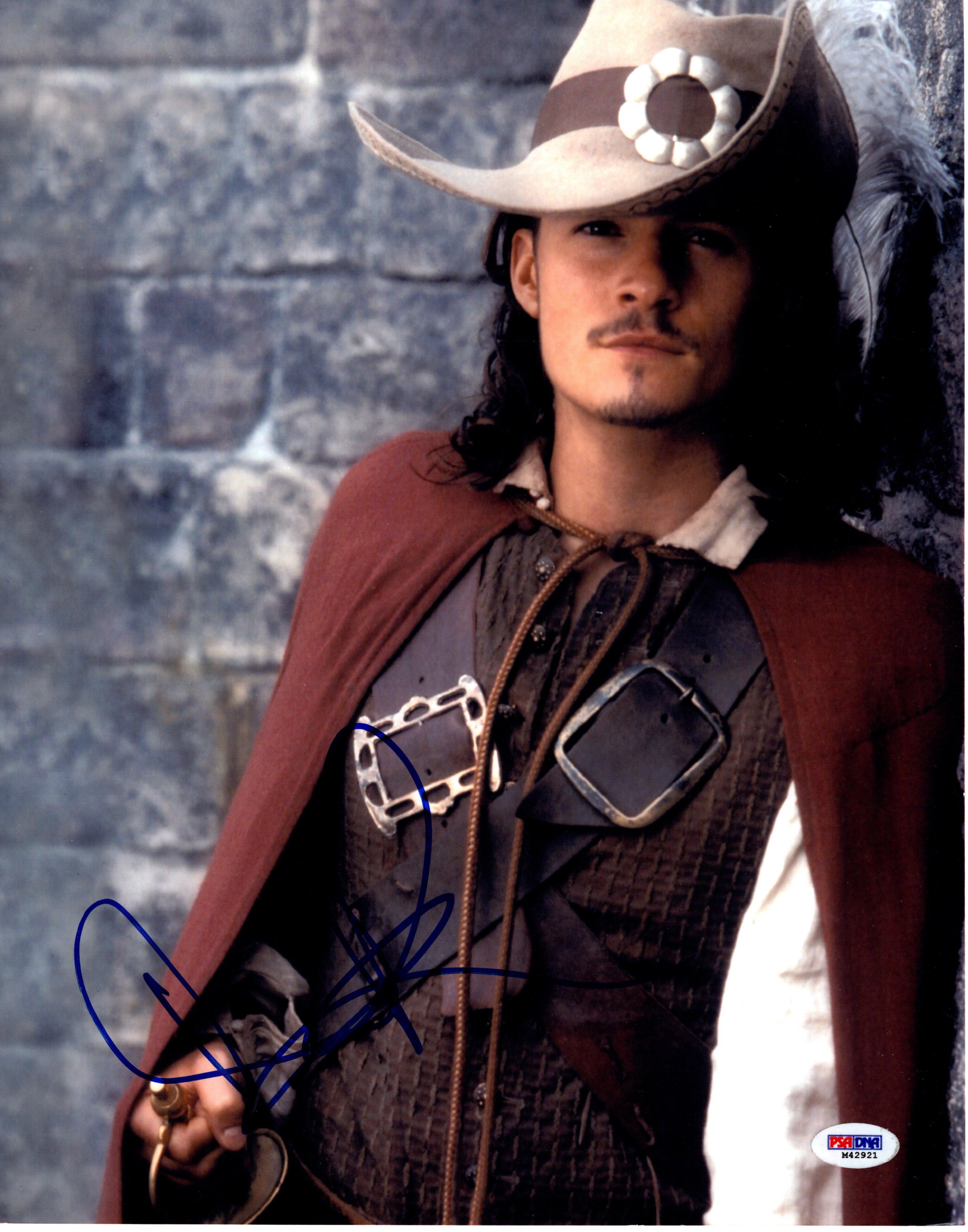 ORLANDO BLOOM as WILL TURNER in "THE PIRATES of the CARIBBEAN" Film