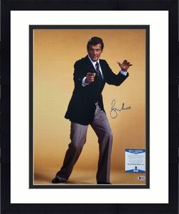 Roger Moore James Bond 007 signed 16x20 photo #2 Autograph ~ Beckett BAS COA