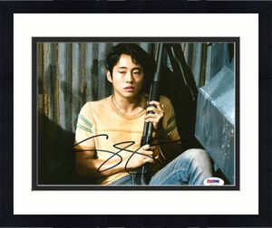 Steven Yeun Glenn "THE WALKING DEAD" Signed 8x10 Photo PSA/DNA COA