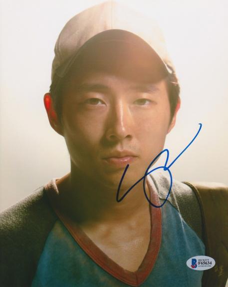 Steven Yeun Signed 8x10 Photo Walking Dead Beckett Bas Autograph Auto Coa G
