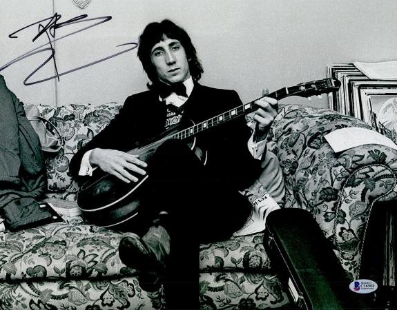 The Who Pete Townshend Autographed 11 x 14 Couch Photo Beckett BAS COA