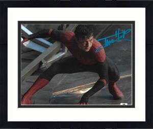 Tom Holland Spiderman The Avengers Endgame Marvel Signed 8x10 Photo W/ DG COA #1