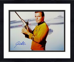 William Shatner Signed Star Trek 16x20 w/ Space Gun Photo - Beckett Auth *Blue